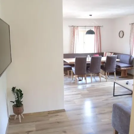 Ochsenhorn In 100 M² / 4-8 P. * 로페르